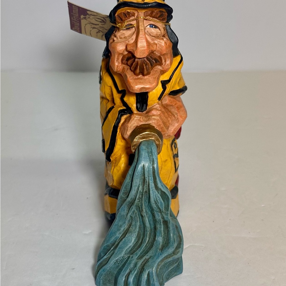 FIREFIGHTER FIGURINE "FIREFIGHTER BY HYDRANT" DAVID FRYKMAN‎ #DF3902